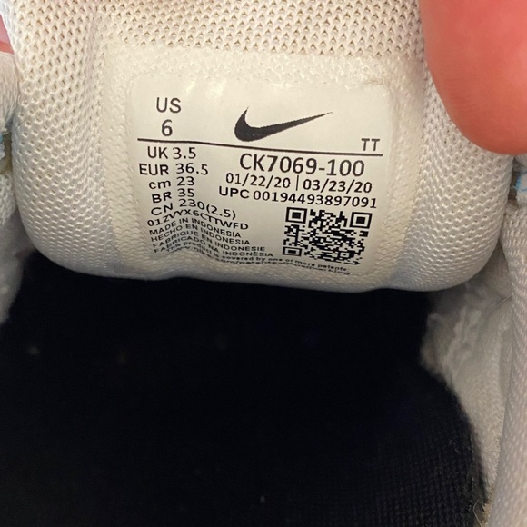 Nike Air White and Teal Sneakers Neon Athletic Shoes - Picture 7 of 15